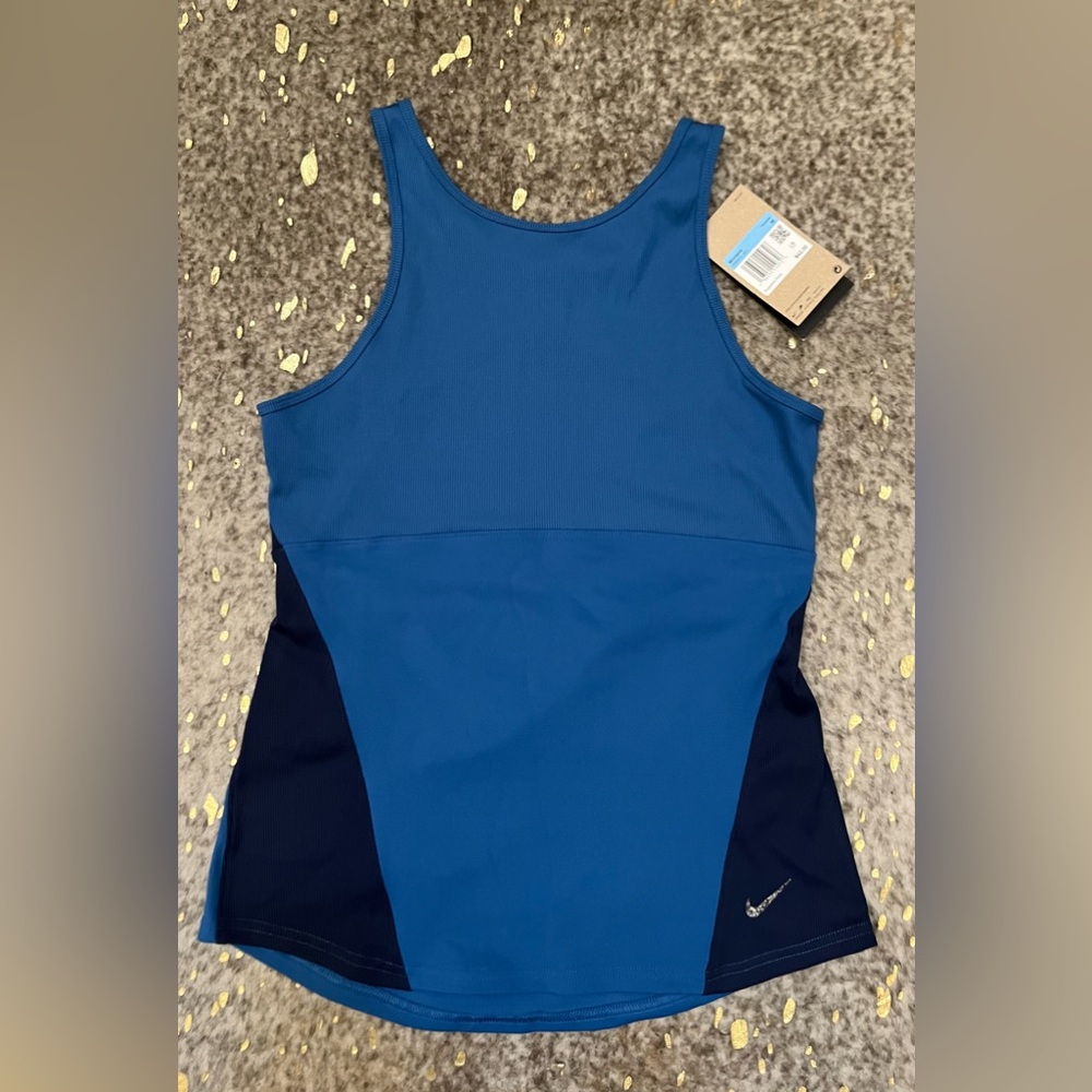 Nike Yoga DRI-FIT Women’s Blue Tank in Slim Fit with back cut out NWT Size:M